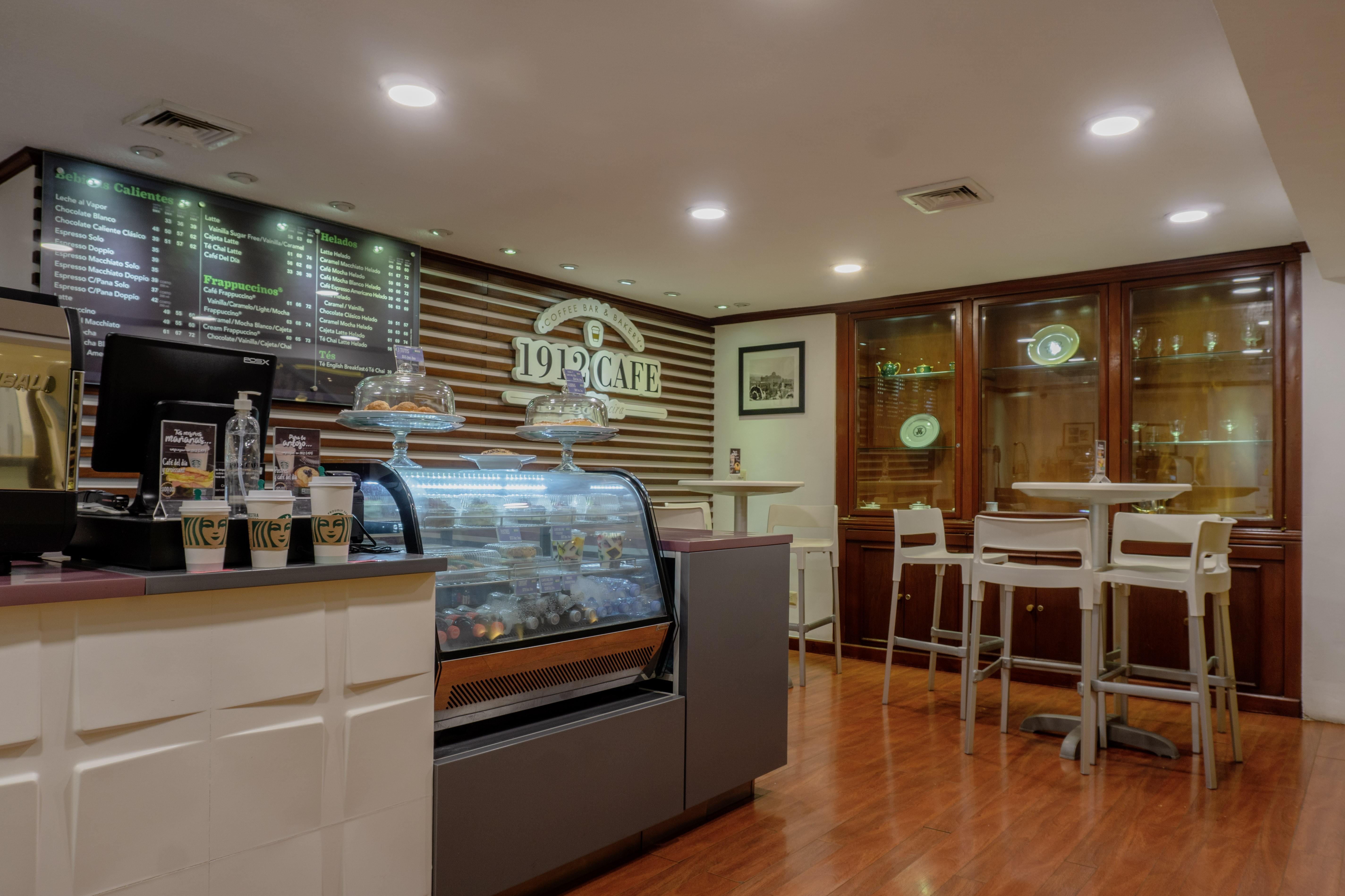 Gamma Monterrey Gran Hotel Ancira ภายนอก รูปภาพ A café in the airport