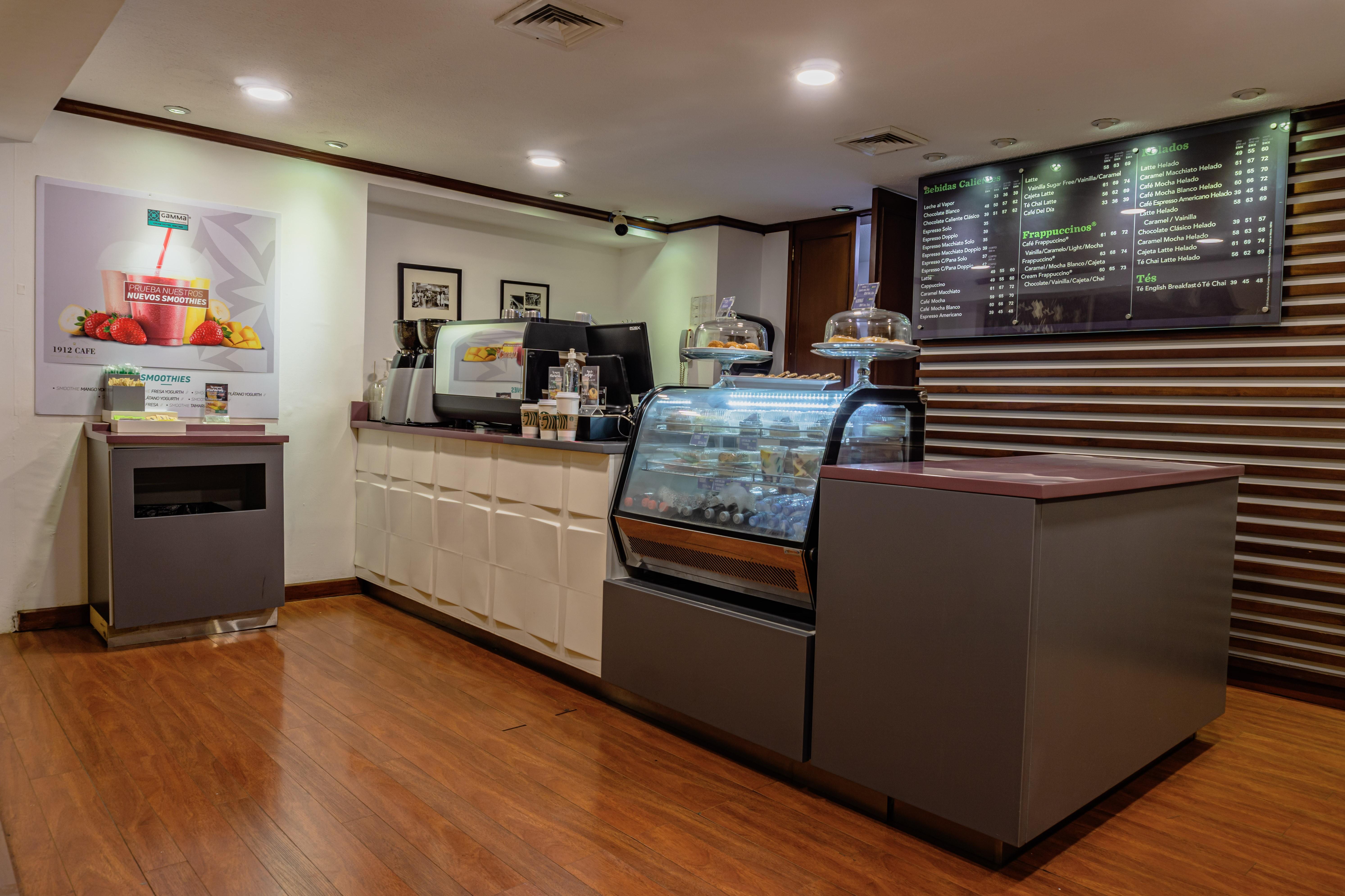 Gamma Monterrey Gran Hotel Ancira ภายนอก รูปภาพ A coffee shop in the airport