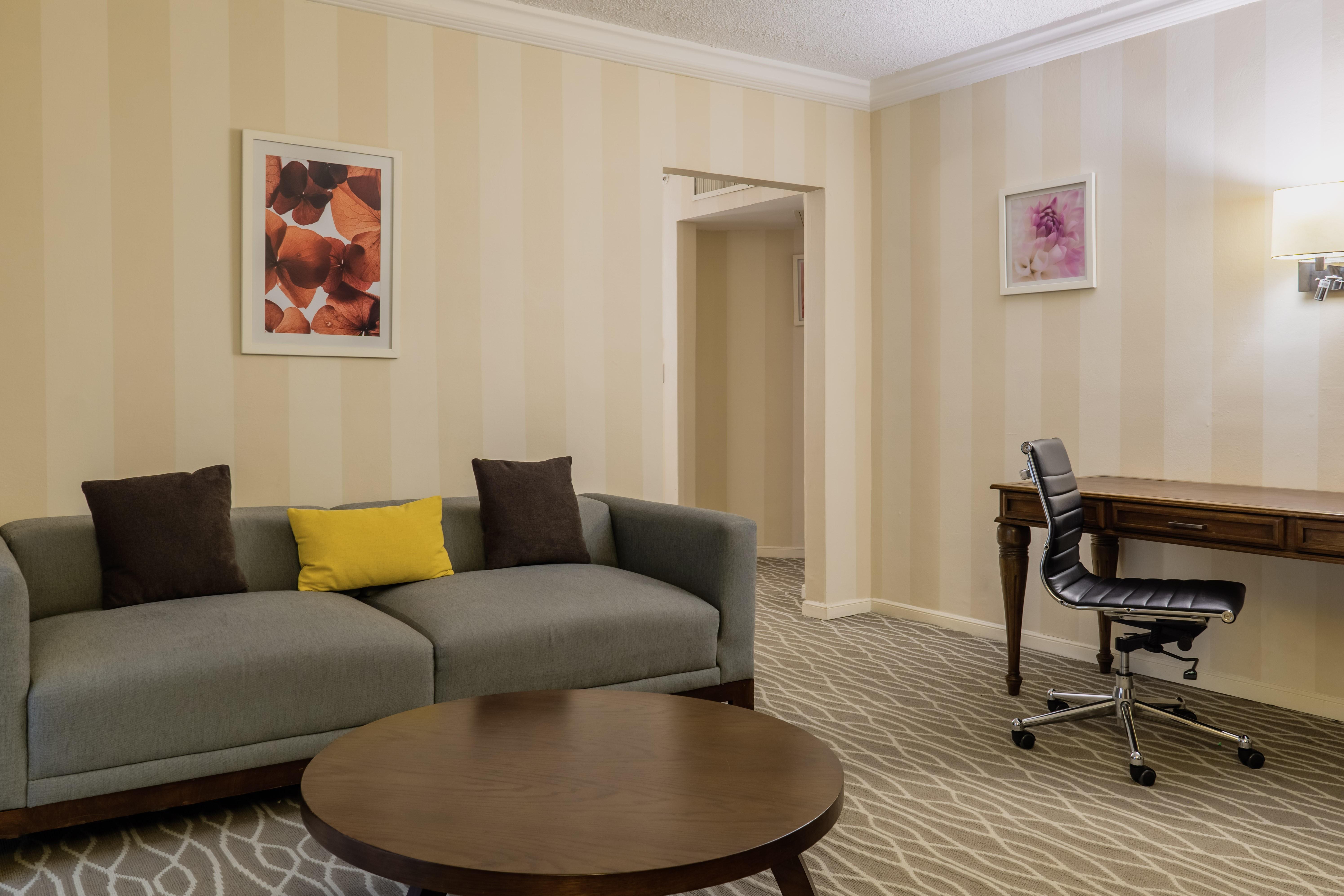 Gamma Monterrey Gran Hotel Ancira ภายนอก รูปภาพ A suite at the hotel